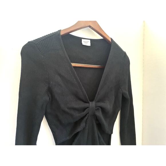 Abercrombie & Fitch Cutout Sweater Dress – Black, Size MT (Fits S) - Picture 3 of 10